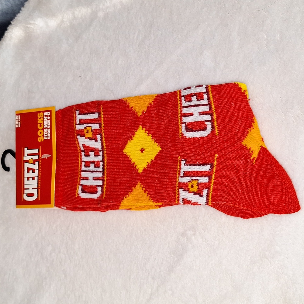Cheez It Cracker new pair of men's socks fits shoe size 6-12